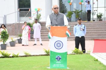 Director NIPER-A presenting speech on 78th Independence day
