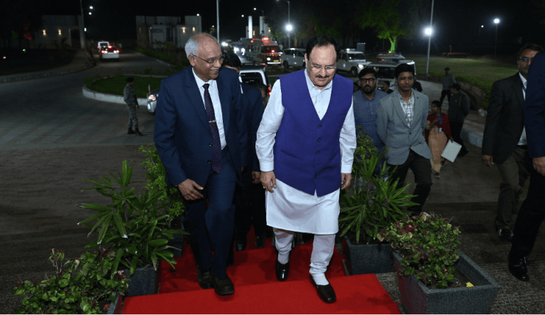 Prof Saraf accompanying Hon'ble Union Minister