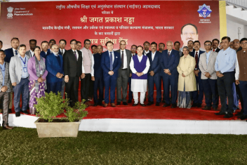 Group Photo with Hon'ble Union Minister