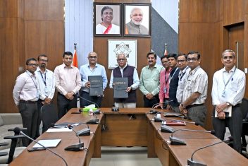 Prof Saraf and Mr Hardik Desai exchanging technology transfer agreement